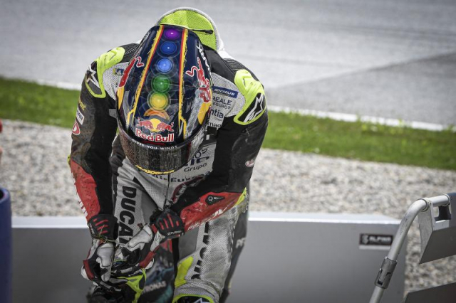 MotoGP 2020 Johann Zarco phai phau thuat co tay sau tai nan MotoGP Ao - 5