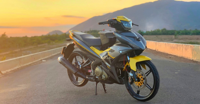 Choi Exciter 150 co gi ma suong hon Winner Raider Sonic