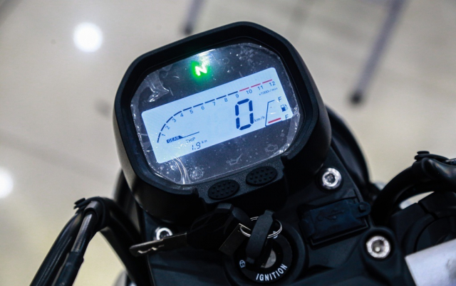 GPX MAD 300 ra mat tai Viet Nam voi gia cao hon R15 V3 chi 5 trieu - 5