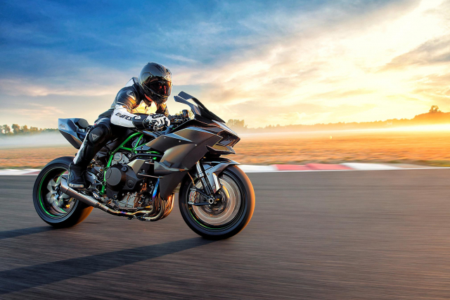 Kawasaki Ninja H2R se ngung san xuat trong vai thang toi - 4