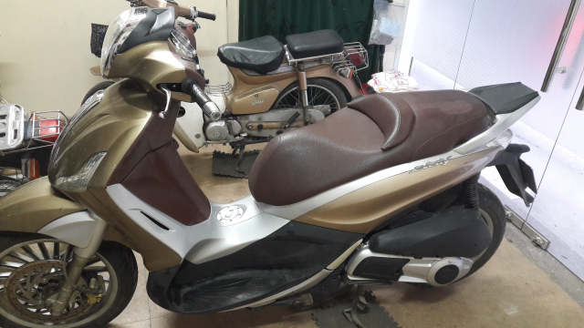 Ban xe may BEVERLY Piaggio 125cc - 5