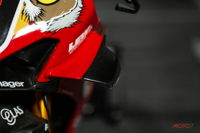 Chi tiet Ducati Panigale V4 R suc manh 240 hp cua tay dua Scott Redding - 7