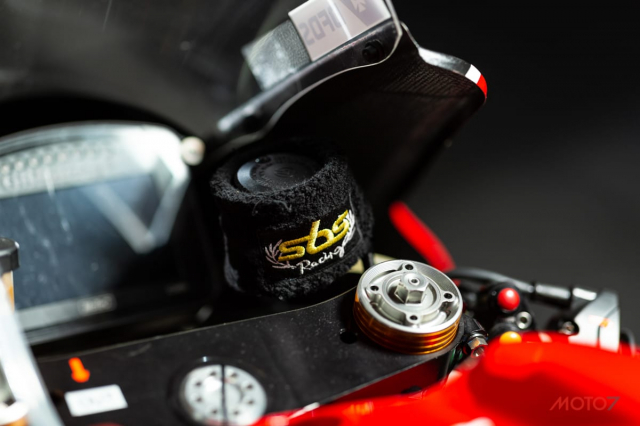 Chi tiet Ducati Panigale V4 R suc manh 240 hp cua tay dua Scott Redding - 24