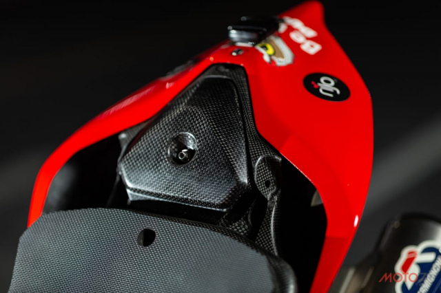 Chi tiet Ducati Panigale V4 R suc manh 240 hp cua tay dua Scott Redding - 12