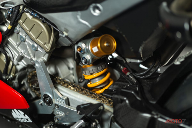 Chi tiet Ducati Panigale V4 R suc manh 240 hp cua tay dua Scott Redding - 31