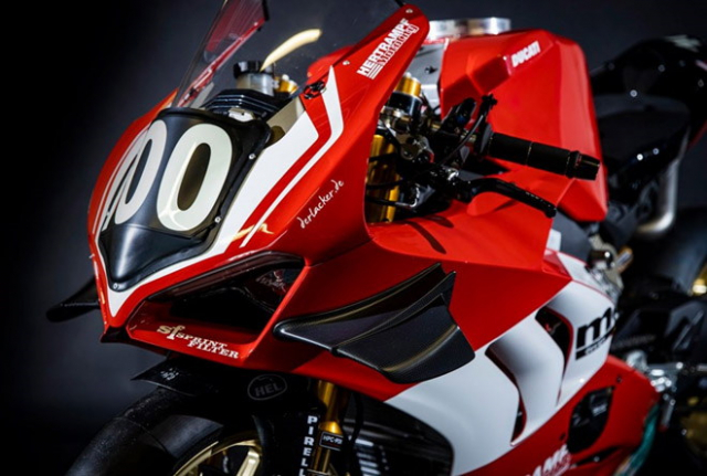 Ducati Panigale V4 R duoc dai tu nham canh tranh Kawasaki ZX10RR moi