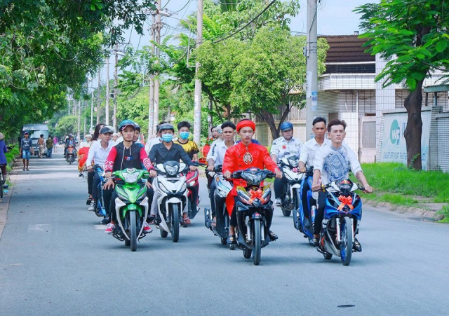 Ruoc dau bang xe do ngay cuoi tro thanh diem hen cua quai xe - 5