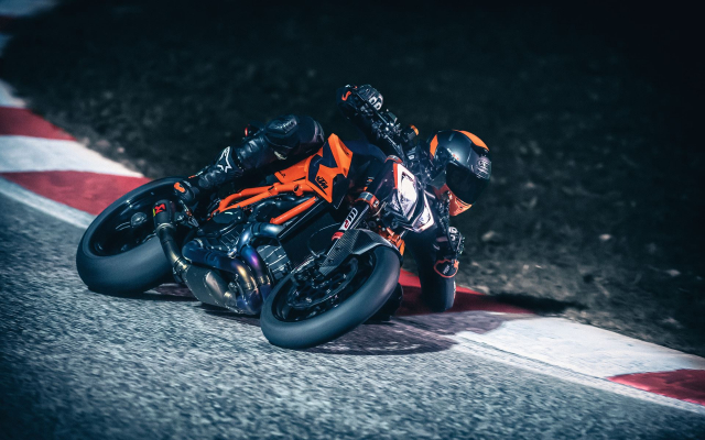 KTM 1290 Super Duke RR The Beast RR som ra mat voi so luong gioi han 500 chiec - 4