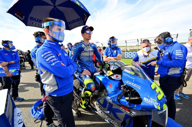 MotoGP 2020 Joan Mir dat tay len ngoi vo dich voi chien thang dau tien - 5