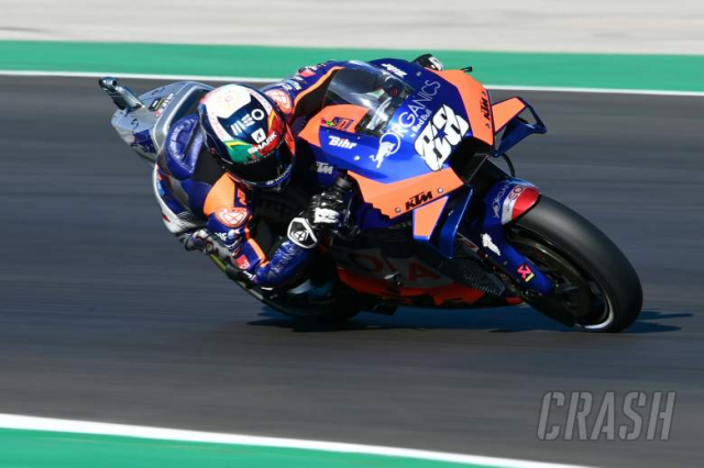 Oliveira thong tri duong dua MotoGP Bo Dao Nha dem lai chien thang cho Tech 3 KTM - 5