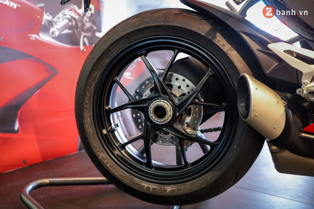 Can canh Ducati Panigale V2 2020 vua ra mat tai Viet Nam - 12