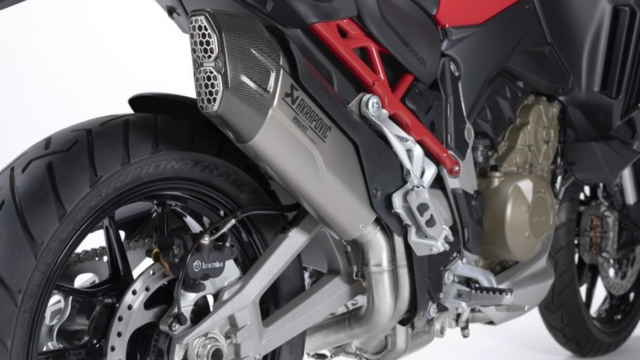 Ducati Multistrada V4 tro nen the thao hon voi bo ong xa Akrapovic - 4