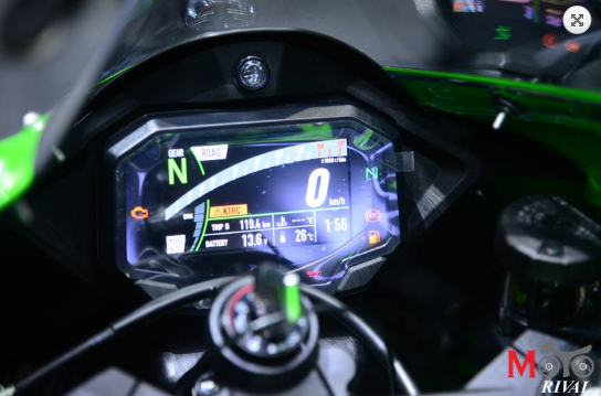 Ducati Panigale V4 R va Kawasaki Ninja ZX10RR 2021 tren ban can thong so - 13