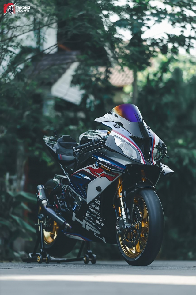BMW S1000RR don xuan voi bo canh gio doc dao - 4