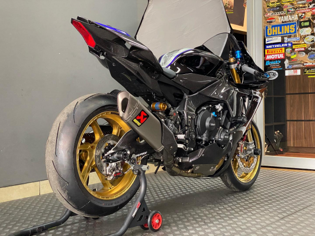 Yamaha R1M do dep rang ngoi ma khong choi loa - 6