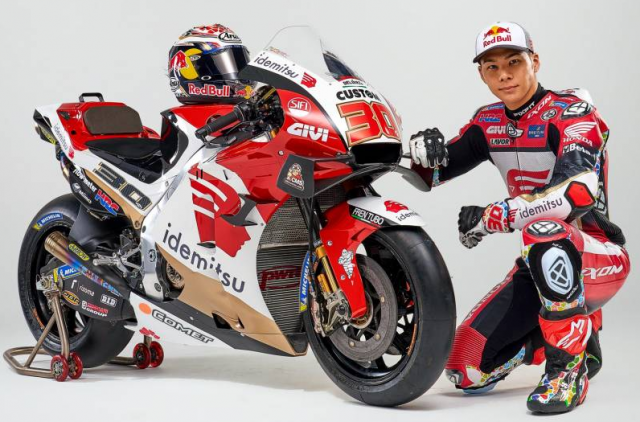Alex Marquez trong mau ao LCR Honda MotoGP 2021 - 7