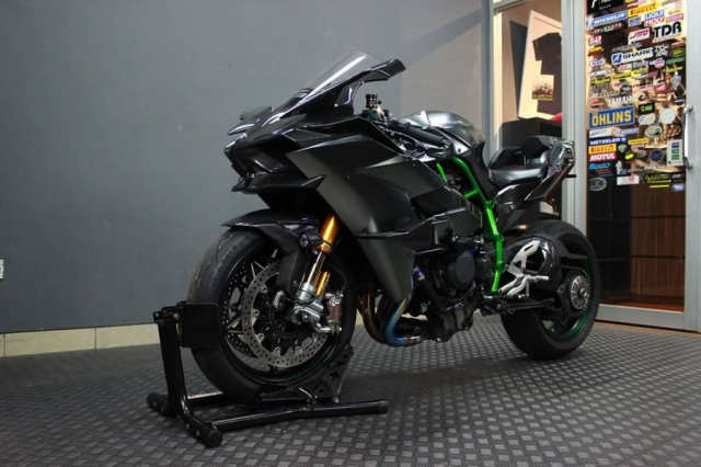 Kawasaki Ninja H2 Trum cuoi len do don xuan