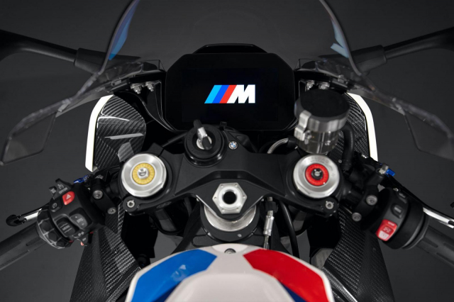 BMW M1000RR duoc tiet lo chuan bi co mat tai Chau A - 6