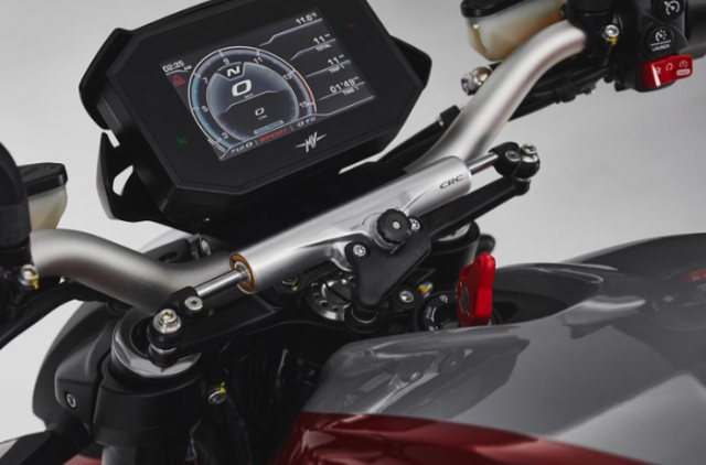 Ducati Monster 2021 va MV Agusta Brutale 800 RR 2021 tren ban can thong so - 13
