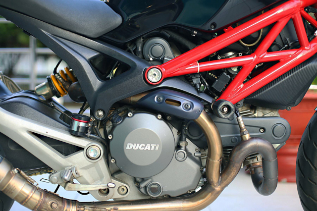 Ducati Monster 795 ABS den bong bay bien so SG - 18