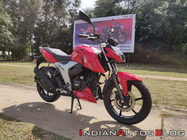 TVS Apache RTR 160 4V Xe ngau nhieu trang bi nhung gia chi 35 trieu - 14