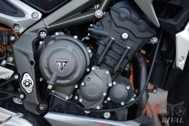 Yamaha MT09 va Triumph Street Triple 765 RS 2021 tren ban can thong so - 3