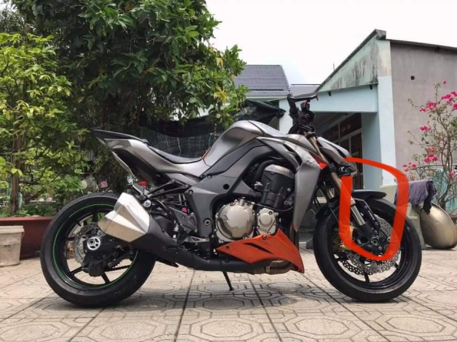 Cho chay thu Z1000 chu xe MAT TRANG vi cu BIP khong ai ngo