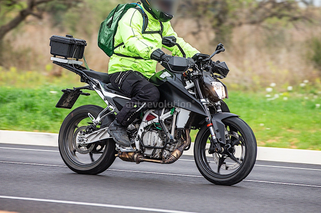 KTM 125 Duke va 250 Duke moi lo dien khi dang thu nghiem - 10