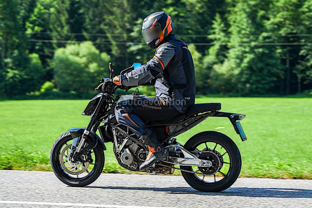 KTM 125 Duke va 250 Duke moi lo dien khi dang thu nghiem - 12