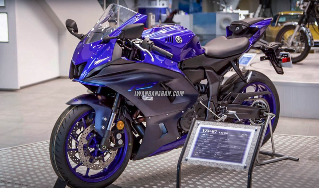 Bi an ve lo thong gio phia truoc cua Yamaha R7 da duoc he lo - 3