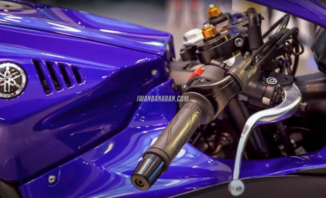 Bi an ve lo thong gio phia truoc cua Yamaha R7 da duoc he lo - 14