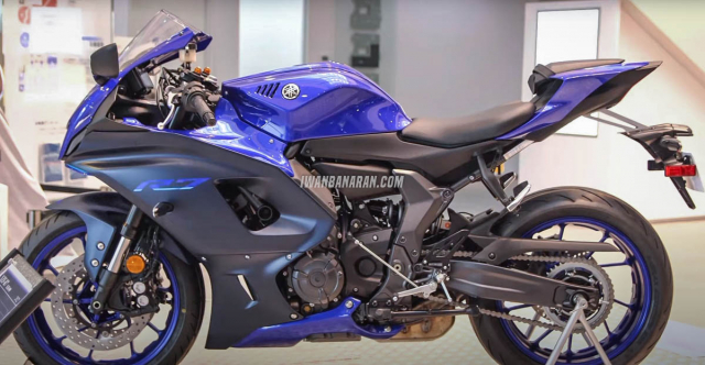 Bi an ve lo thong gio phia truoc cua Yamaha R7 da duoc he lo - 17