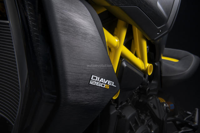 Ducati cong bo phien ban dac biet Diavel 1260 S Black and Steel 2022 - 18