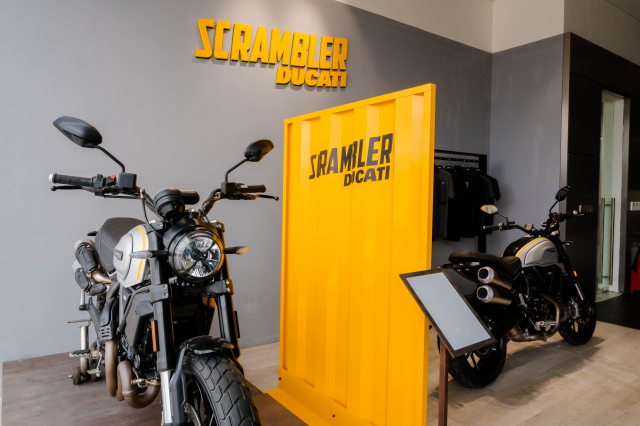 Ducati Viet Nam khai truong showroom moi tai Ha Noi - 9