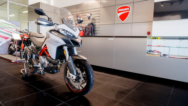 Ducati Viet Nam khai truong showroom moi tai Ha Noi - 13