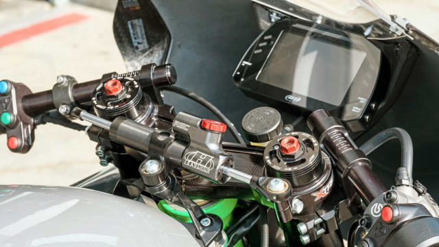 Sportbike su dung dong co KTM 890 dang thu nghiem - 7