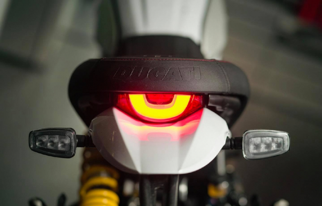 Can canh Ducati Scrambler Desert Sled 2021 dau tien tai Viet Nam - 6