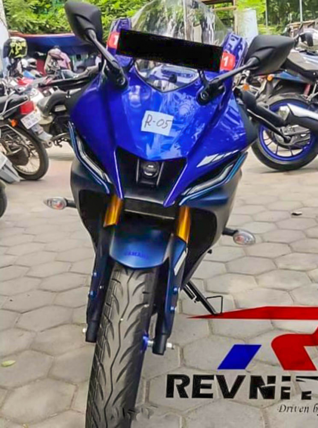 Yamaha R15 V4 R15M bat ngo xuat hien tai Dai Ly - 7