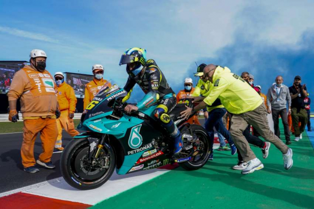 Valentino Rossi chinh thuc tam biet MotoGP - 9
