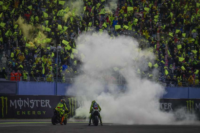 Valentino Rossi chinh thuc tam biet MotoGP - 11