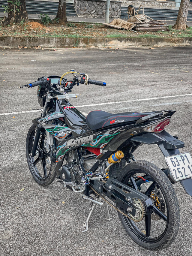 Satria 150 tu tin khoe ca tinh trong phong cach bong bay va hao nhoang - 11