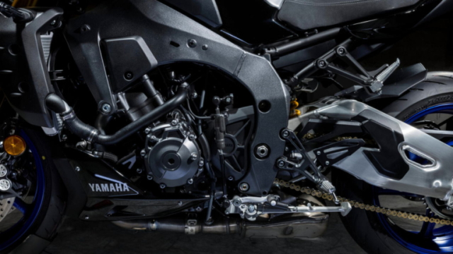 Yamaha MT10 SP 2022 trinh lang thong so sanh ngang Superbike R1M - 13