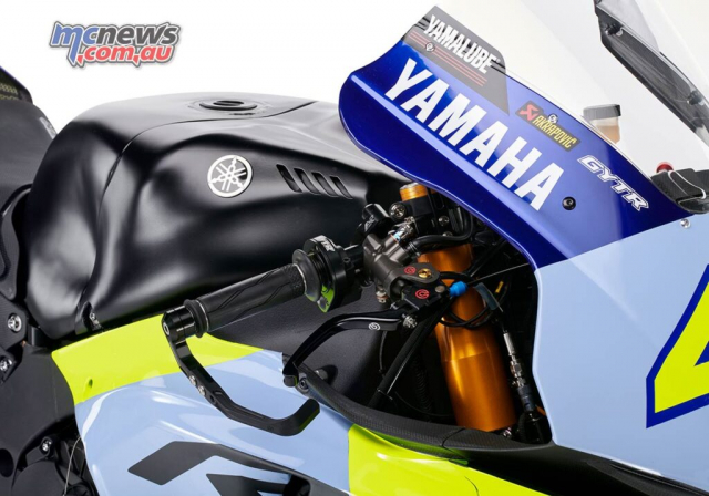 Yamaha R1 GYTR VR46 Tribute trinh lang tam biet Valetino Rossi - 10