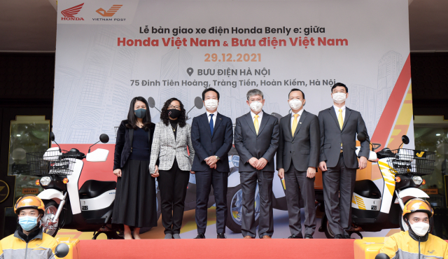 Honda Viet Nam trien khai du an su dung xe dien giao hang cung Buu Dien Viet Nam - 8