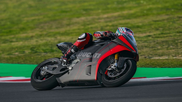 Lo dien nguyen mau Ducati V21L MotoE san sang tham du MotoGP 2023 - 3