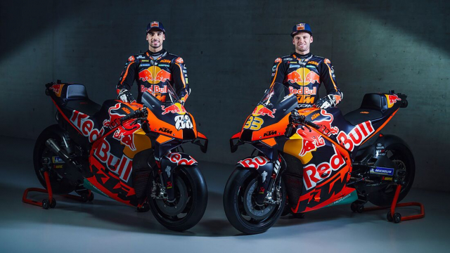 KTM Red Bull Team trinh lang truoc mua giai MotoGP 2022 - 3