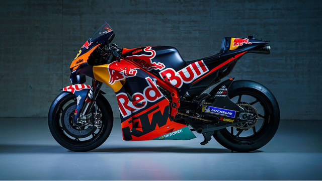 KTM Red Bull Team trinh lang truoc mua giai MotoGP 2022 - 5