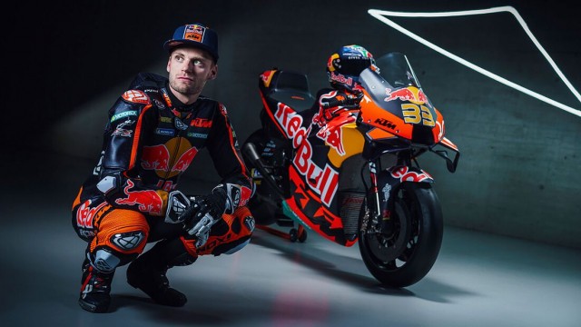 KTM Red Bull Team trinh lang truoc mua giai MotoGP 2022 - 7
