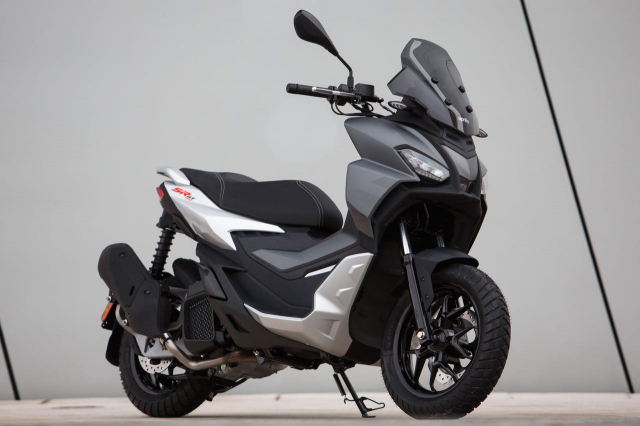 Aprilia SR GT 200 vua trinh lang tai thi truong Chau A - 3