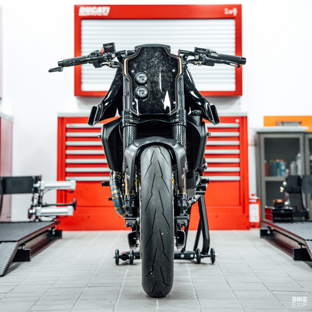 Ducati Monster do phong cach an tuong den tu Rough Crafts - 7